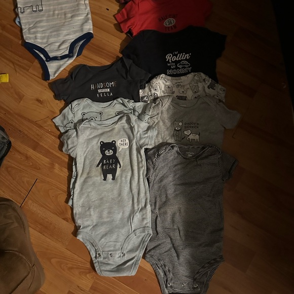 Baby onesies sizes 12-18 months, 18 months, 18-24 months and 24 months. - Picture 4 of 15